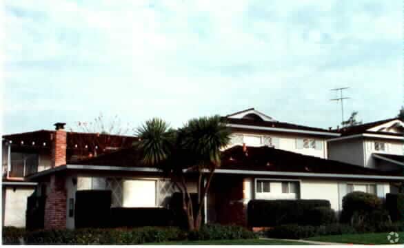Building Photo - 3015 Walgrove Ave