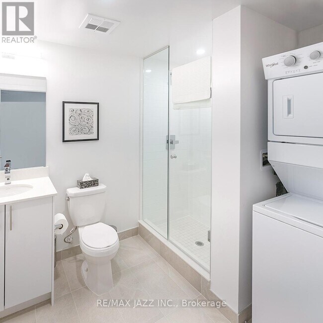 Building Photo - 80 Bond St E