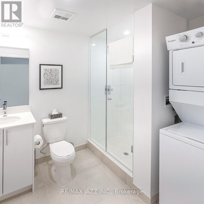 Photo du bâtiment - 80 Bond St E