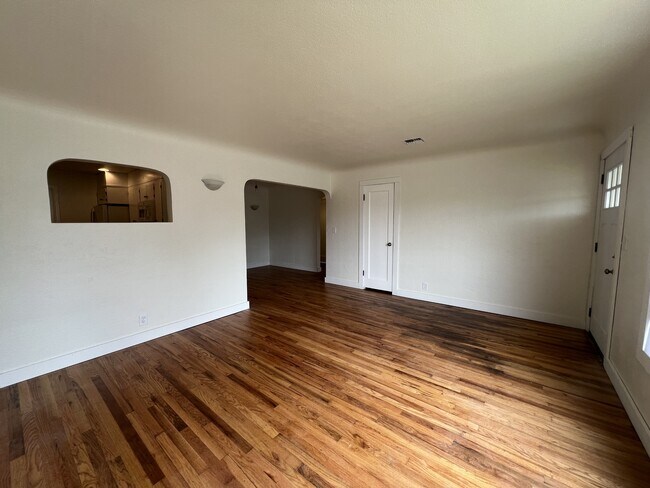 Foto del edificio - 540 Tangent St
