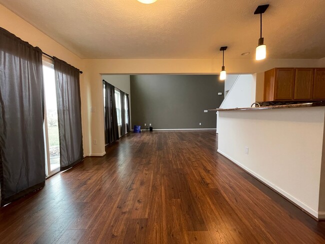 Building Photo - 2018 Creekstone Dr