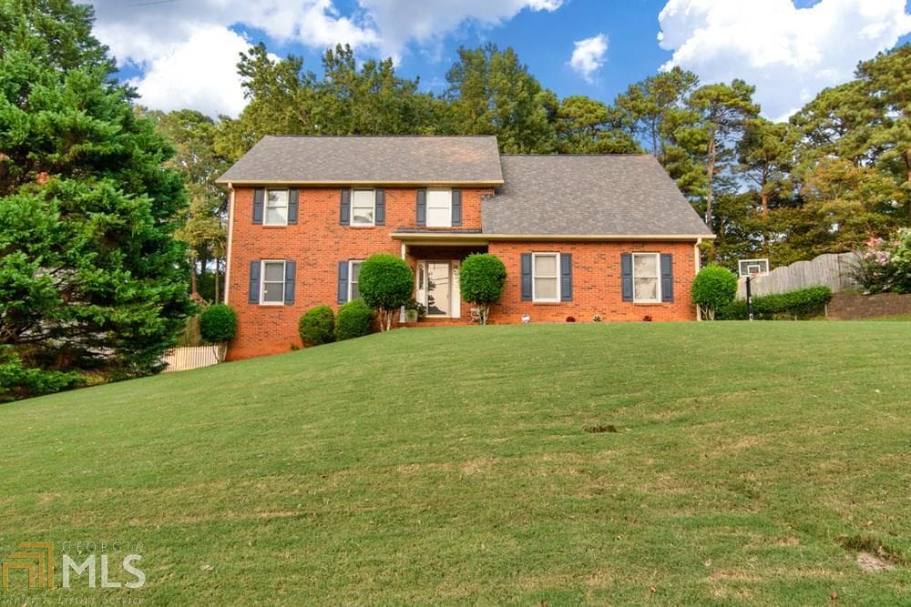 Primary Photo - 1436 Maple Ridge Dr