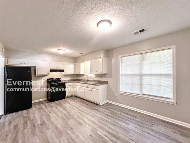 Building Photo - 4581 Fontaine Pl