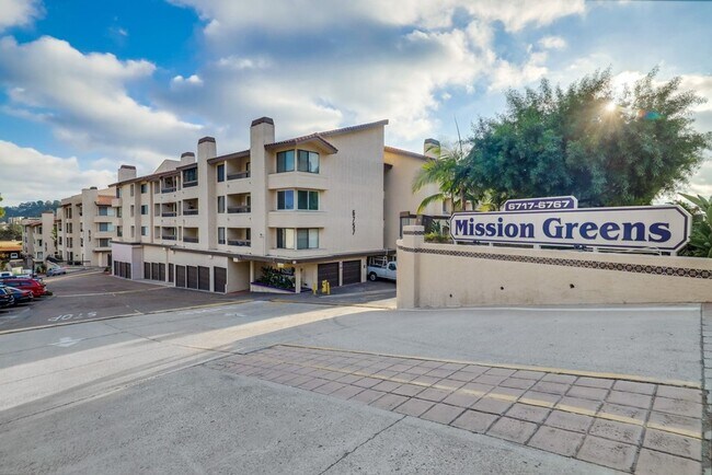 Building Photo - Spacious 3BD/2BA Condo in Mission Greens -...