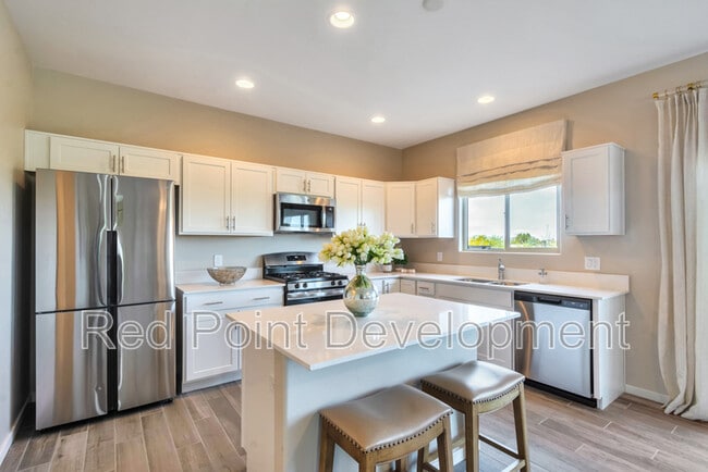 Building Photo - 8509 N Thornydale Rd