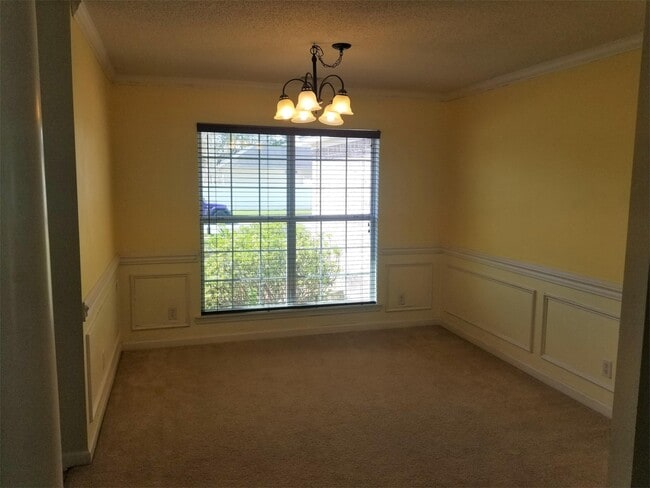 Building Photo - 18 Dianne MacKenzie Way