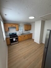 Building Photo - 140 Brown Ave