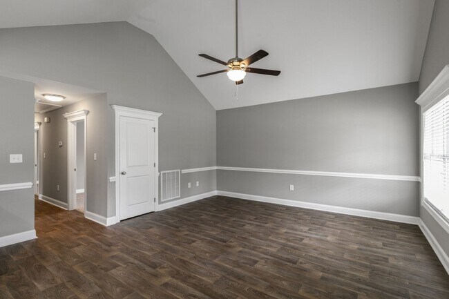 Foto del edificio - 2716 Buckingham Rd NW