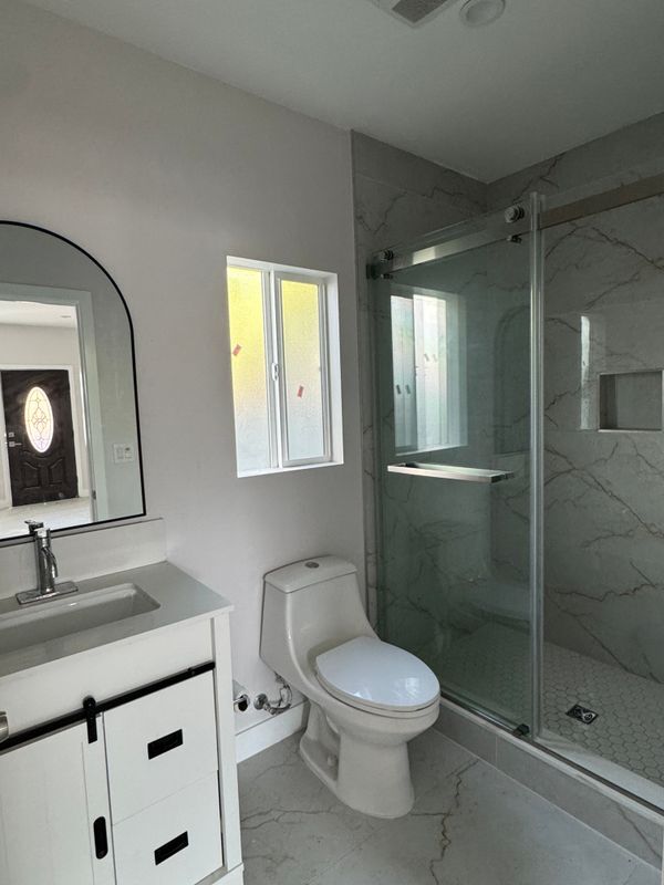 Foto del edificio - 3323 W 133rd St