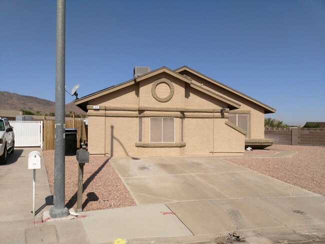 Foto del edificio - Henderson 4 Bedroom