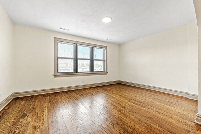 Building Photo - 3805 S Kingshighway Blvd