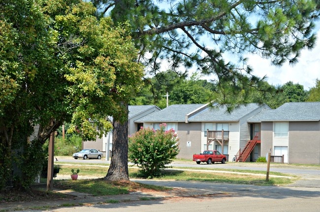 Building Photo - Monarch Creek