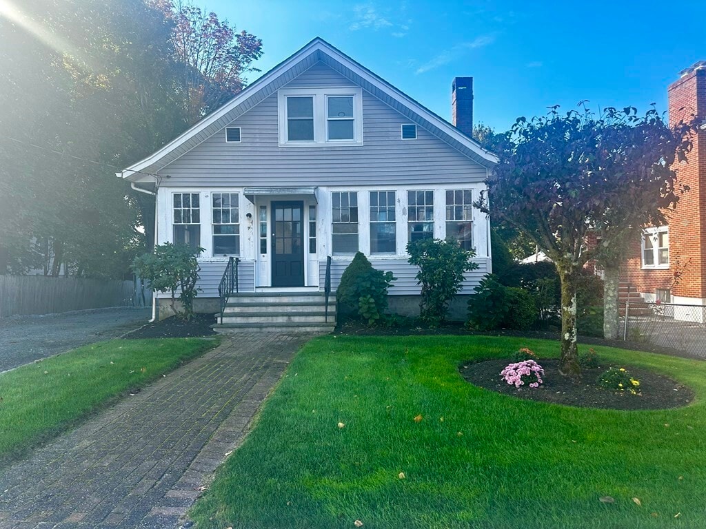 Primary Photo - 37 Adams Ave