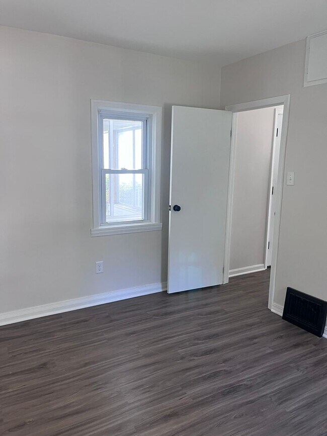 Foto del edificio - 1615 CANADIAN AVE