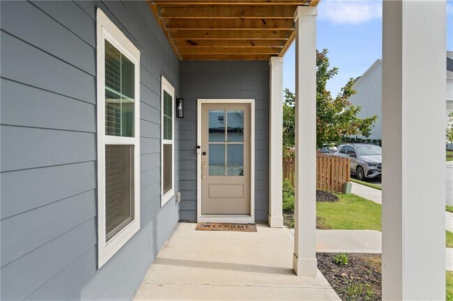 Foto del edificio - 1870 Lucy Compton Ln NW