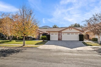 Building Photo - 620 Walnut Cir