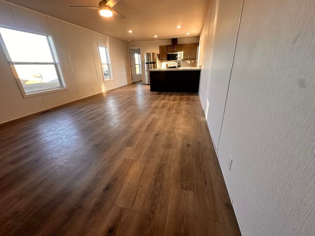 Building Photo - 11 Lapin St