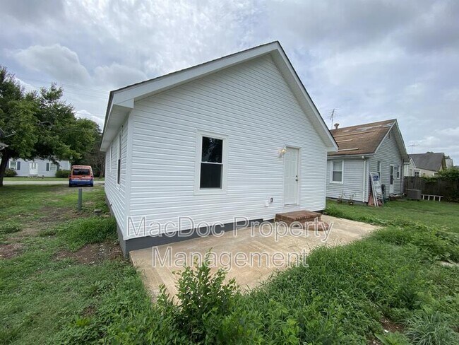 Building Photo - 160 Bend Farm Rd