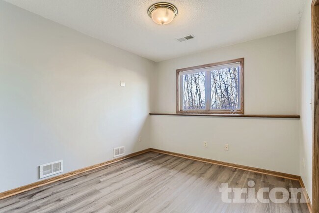 Foto del edificio - 937 5th Ave SW