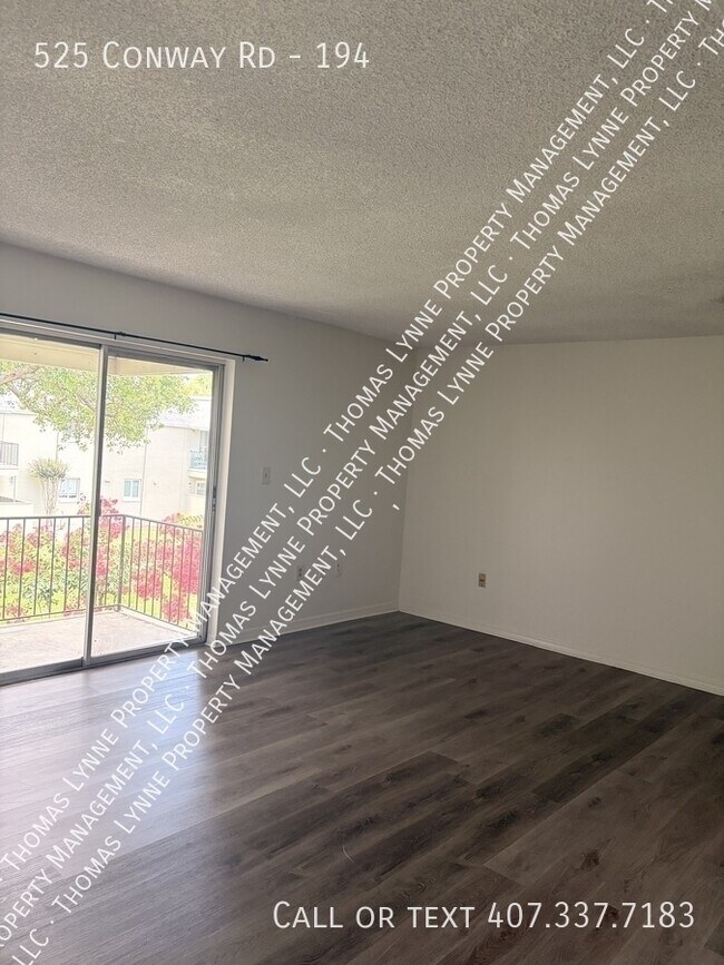 Foto del edificio - 525 Conway Rd