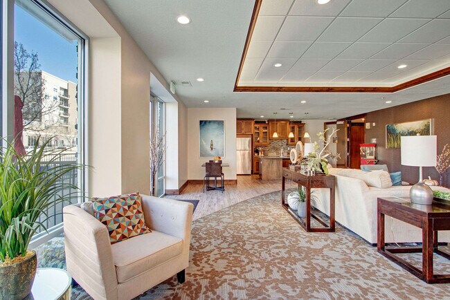 Building Photo - 460 E 400 S