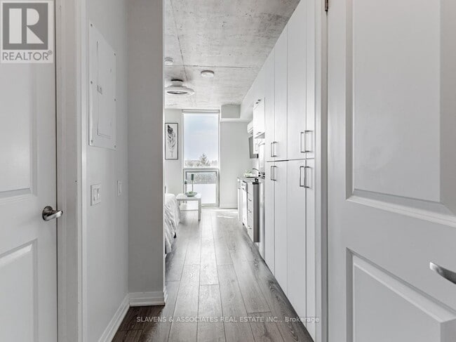 Building Photo - 1900 Simcoe St N