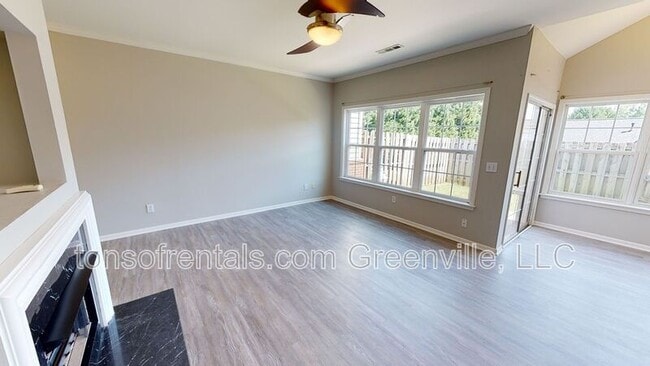 Building Photo - 524 Cliffview Ct