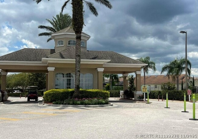 Building Photo - 8101 Coconut Palm Way