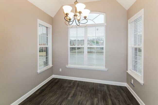 Building Photo - Now Leasing Olive Branch Condo Gated Commu...