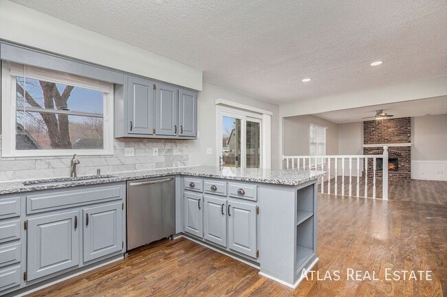 Foto del edificio - 5711 W 157th Terrace