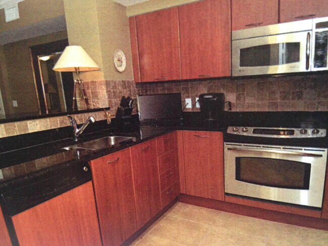 Building Photo - 625 Casa Loma Blvd