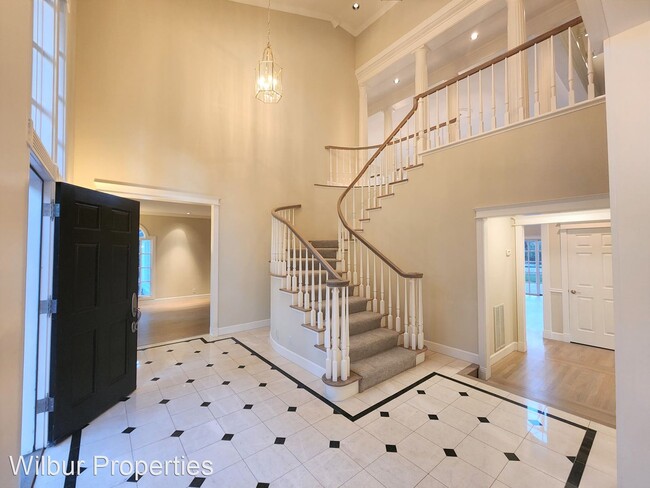 Building Photo - 7 br, 7.5 bath House - 15 Isabella Avenue
