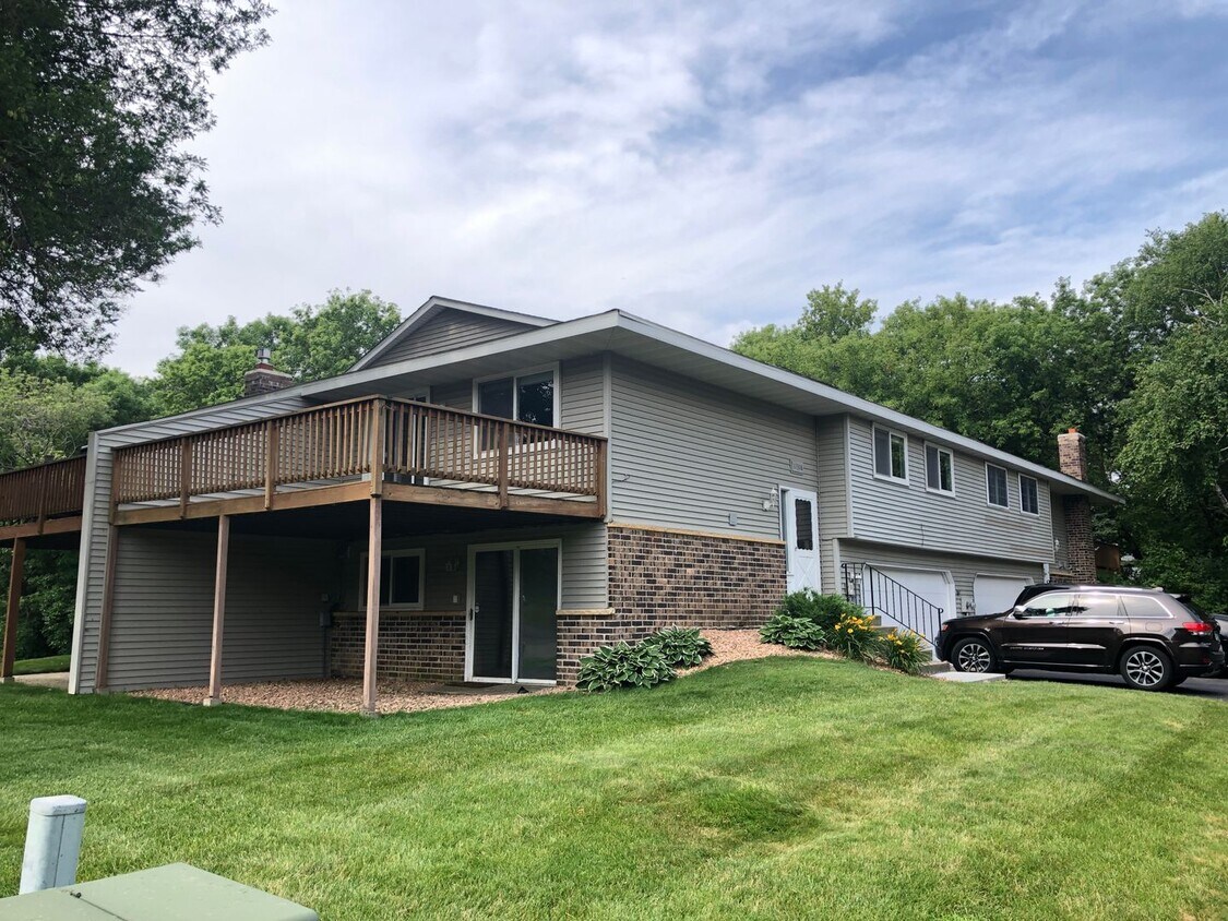 12308 Oak Leaf Ct, Burnsville, MN 55337 Townhome Rentals in