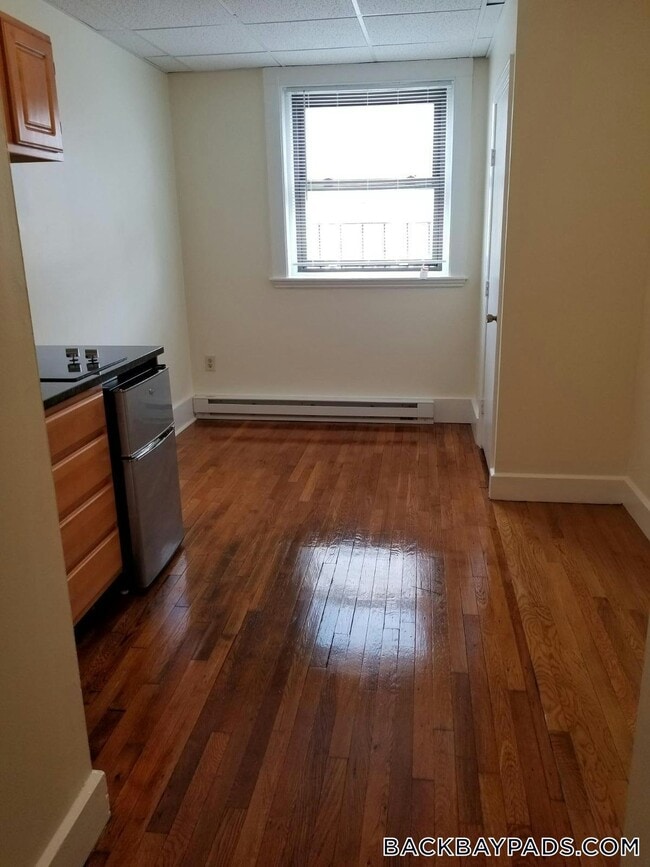 Building Photo - 505 Beacon St