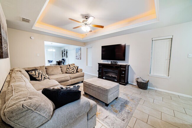 Building Photo - 5503 Buckskin Dr