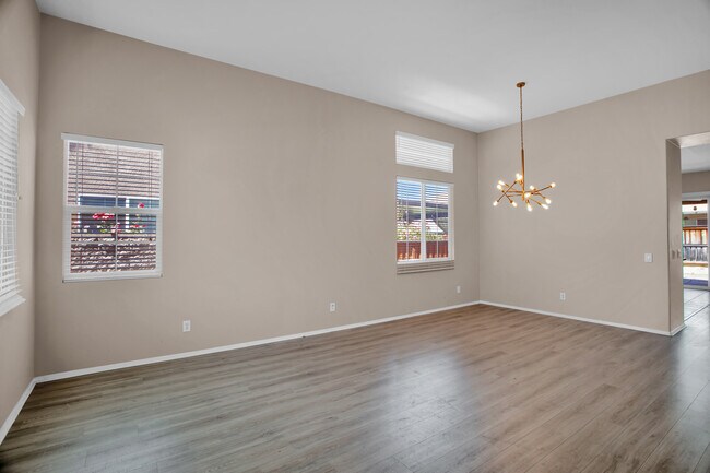 Building Photo - 31382 Janelle Ln