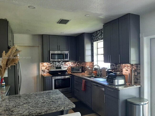 Building Photo - 5127 St John Ave S