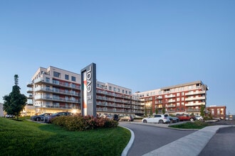 Building Photo - Evol