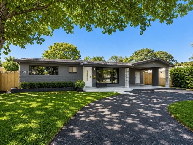 Foto del edificio - 400 NW 30th Ct