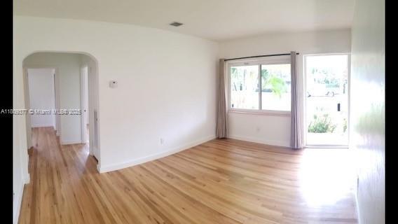 Foto del edificio - 1383 NE 34th Ct