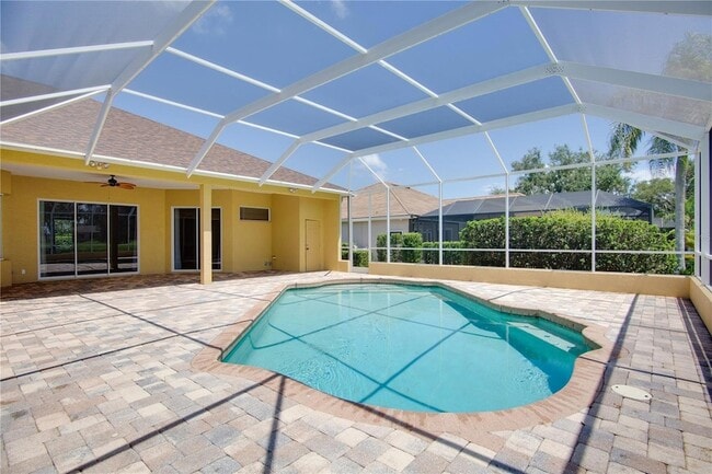 Building Photo - 9996 Cherry Hills Ave Cir