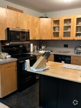 Building Photo - 782 Oronoke Rd