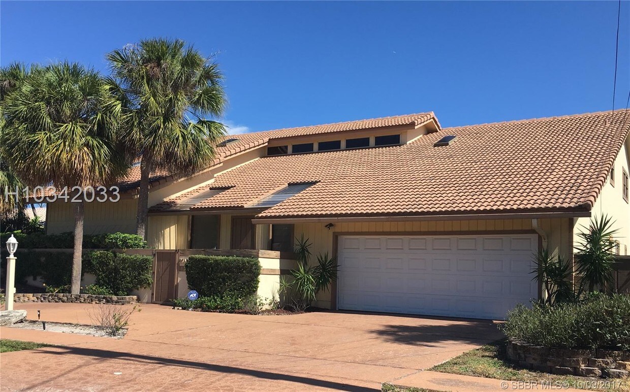 Foto principal - 2740 NE 47th St