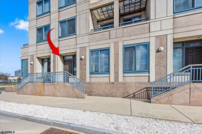 Building Photo - 526 Pacific Ave