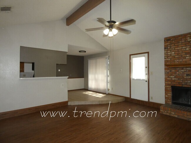 Building Photo - 317 Asbury Dr