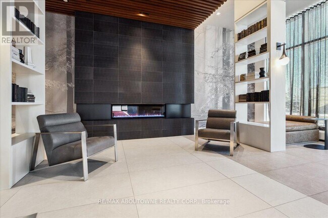 Building Photo - 297-2297 Oak Walk Dr