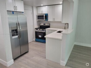 Building Photo - 9125 SW 77th Ave