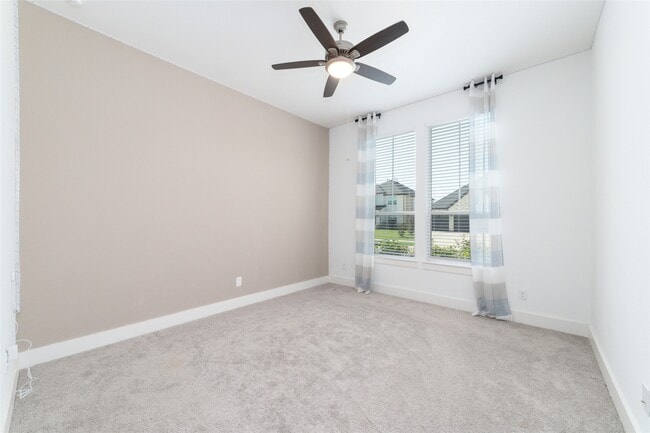 Building Photo - 32018 Crested Knl Ct