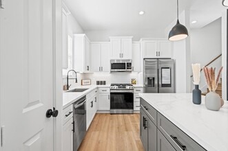 Building Photo - 5209 Green Pine Tree Dr