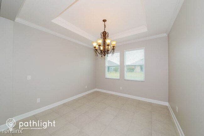 Building Photo - 5 br, 3 bath House - 815 Rosemary Cir UNIT